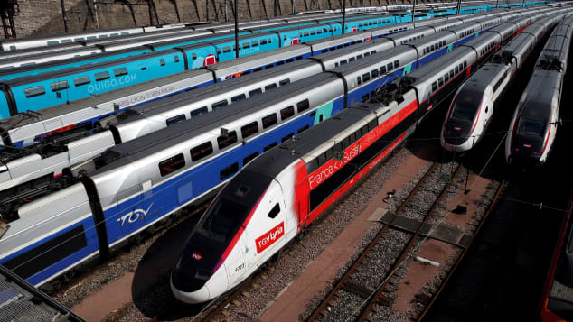 法国的TGV列车是欧洲第一个高速列车。